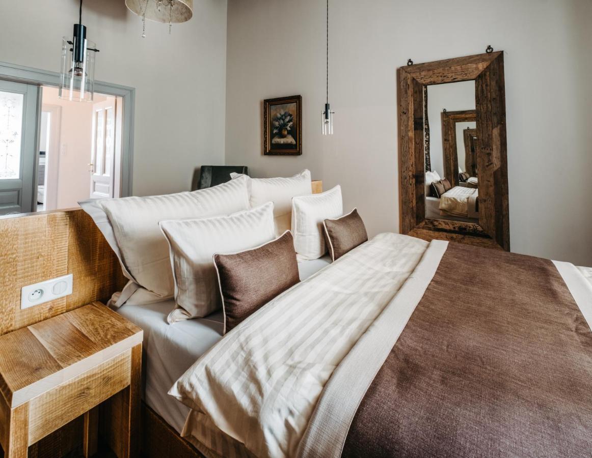 Boutique Hotel Corso Řevnice Buitenkant foto