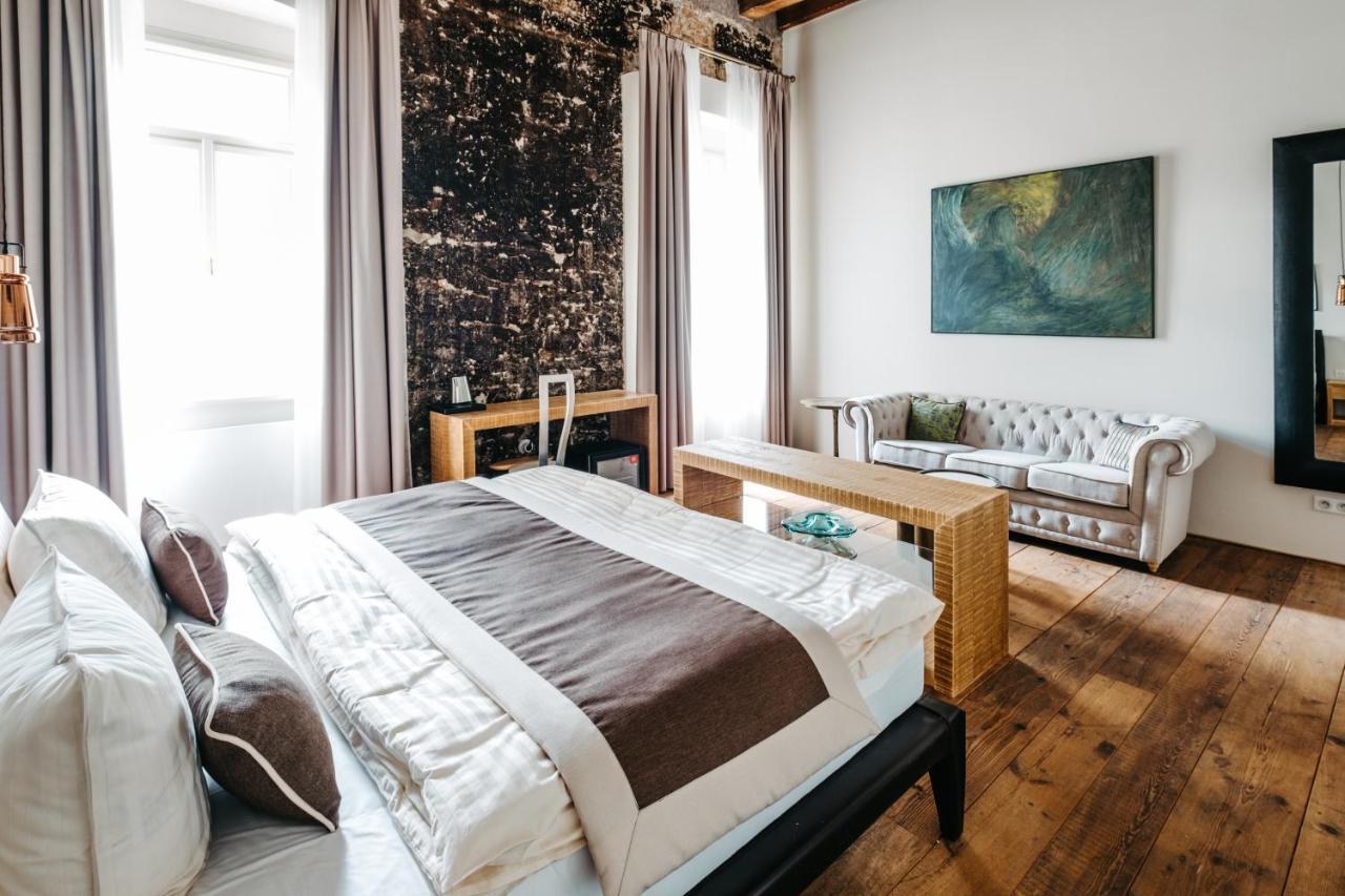 Boutique Hotel Corso Řevnice Buitenkant foto