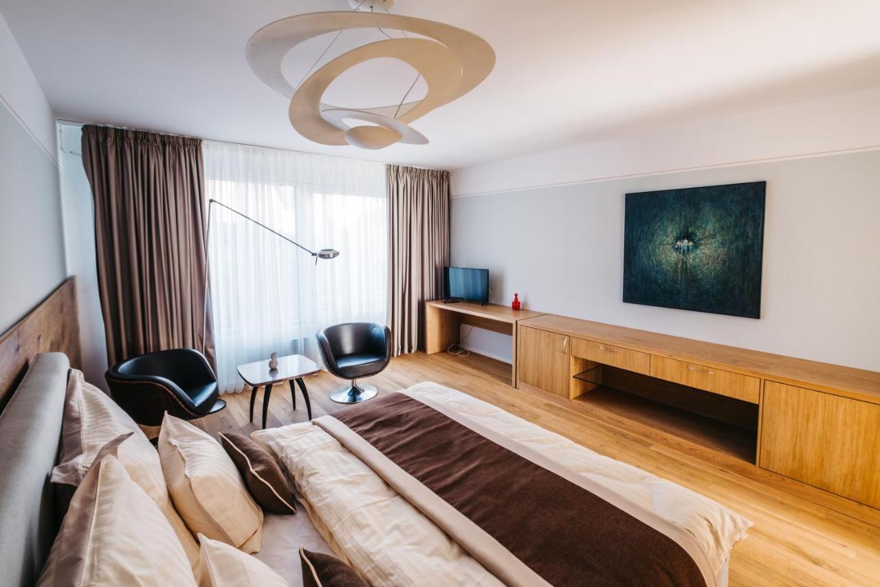 Boutique Hotel Corso Řevnice Buitenkant foto