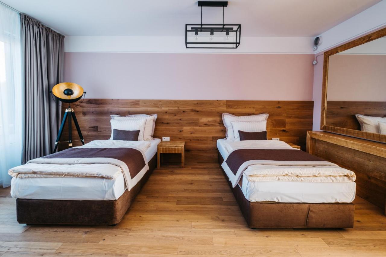 Boutique Hotel Corso Řevnice Buitenkant foto