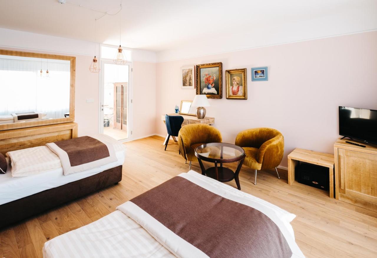 Boutique Hotel Corso Řevnice Buitenkant foto
