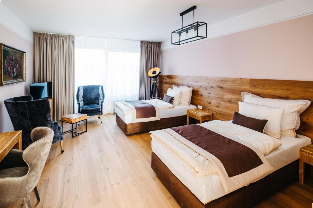 Boutique Hotel Corso Řevnice Buitenkant foto