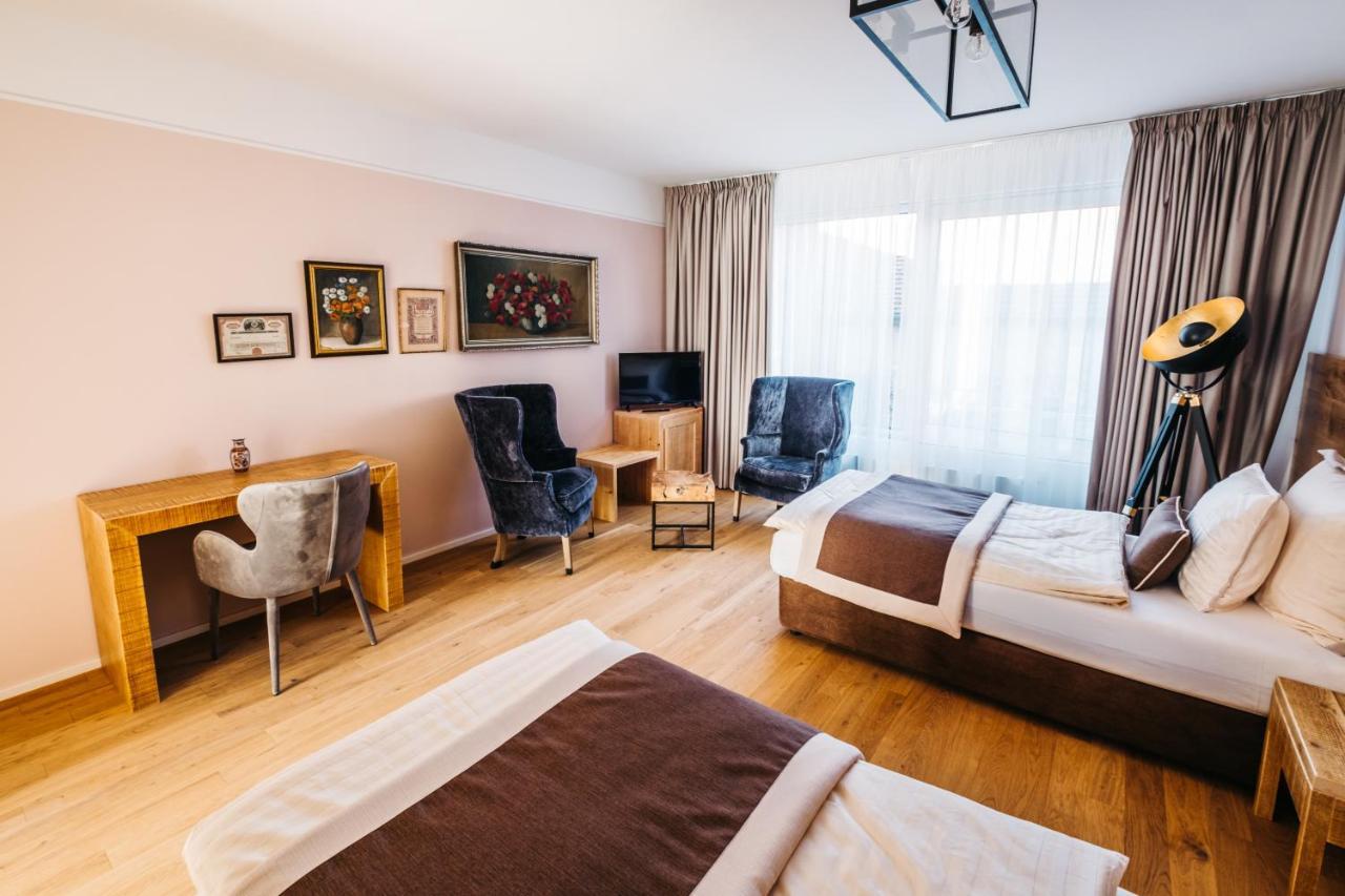 Boutique Hotel Corso Řevnice Buitenkant foto